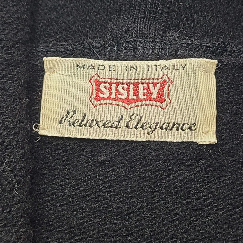 Sisley relaxed elegance